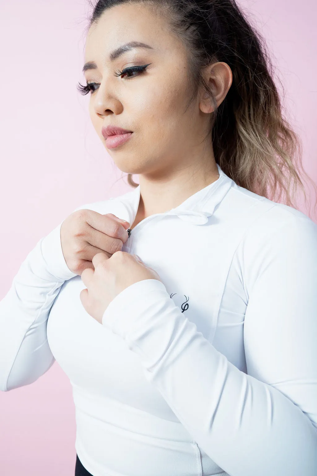 Cropped 1/4 Zip Compression Pull Over - White