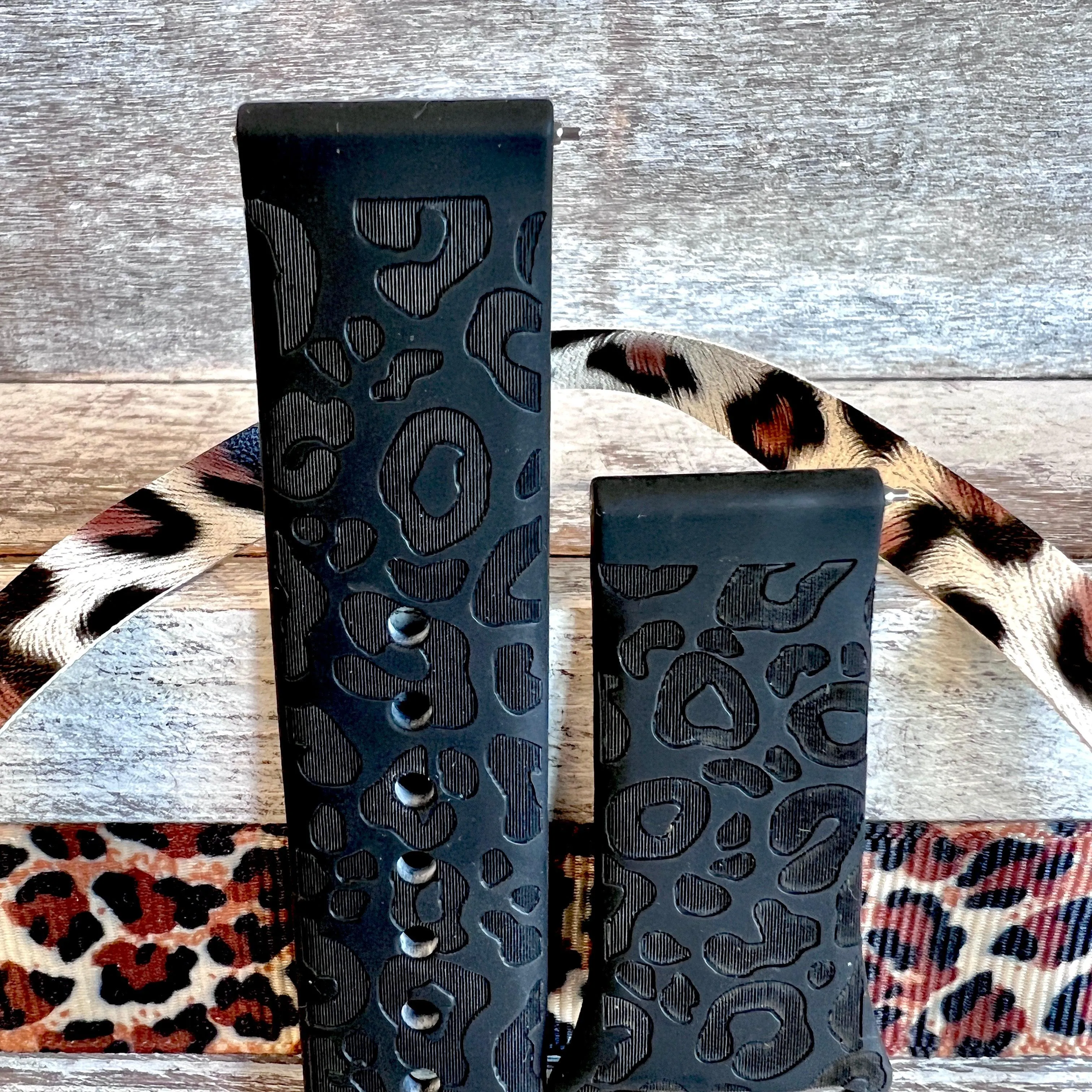 Engraved Black Leopard Silicone Band For Fitbit Versa 1/2