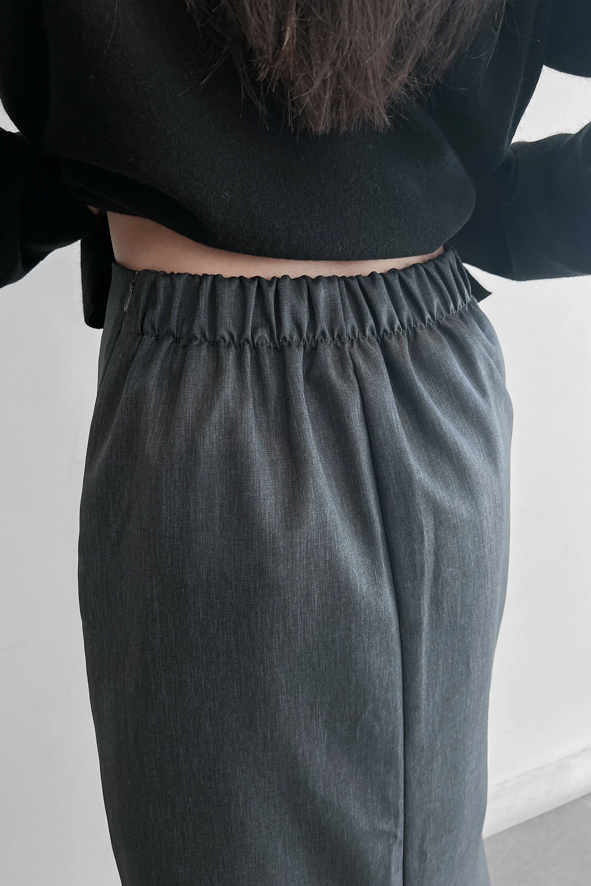 MIDI SKIRT WITH BACK SLIT