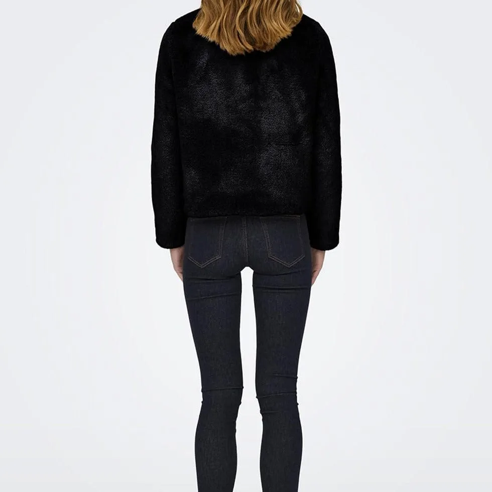 ONLY Onlnewvida Short Faux Fur Jacket in Black