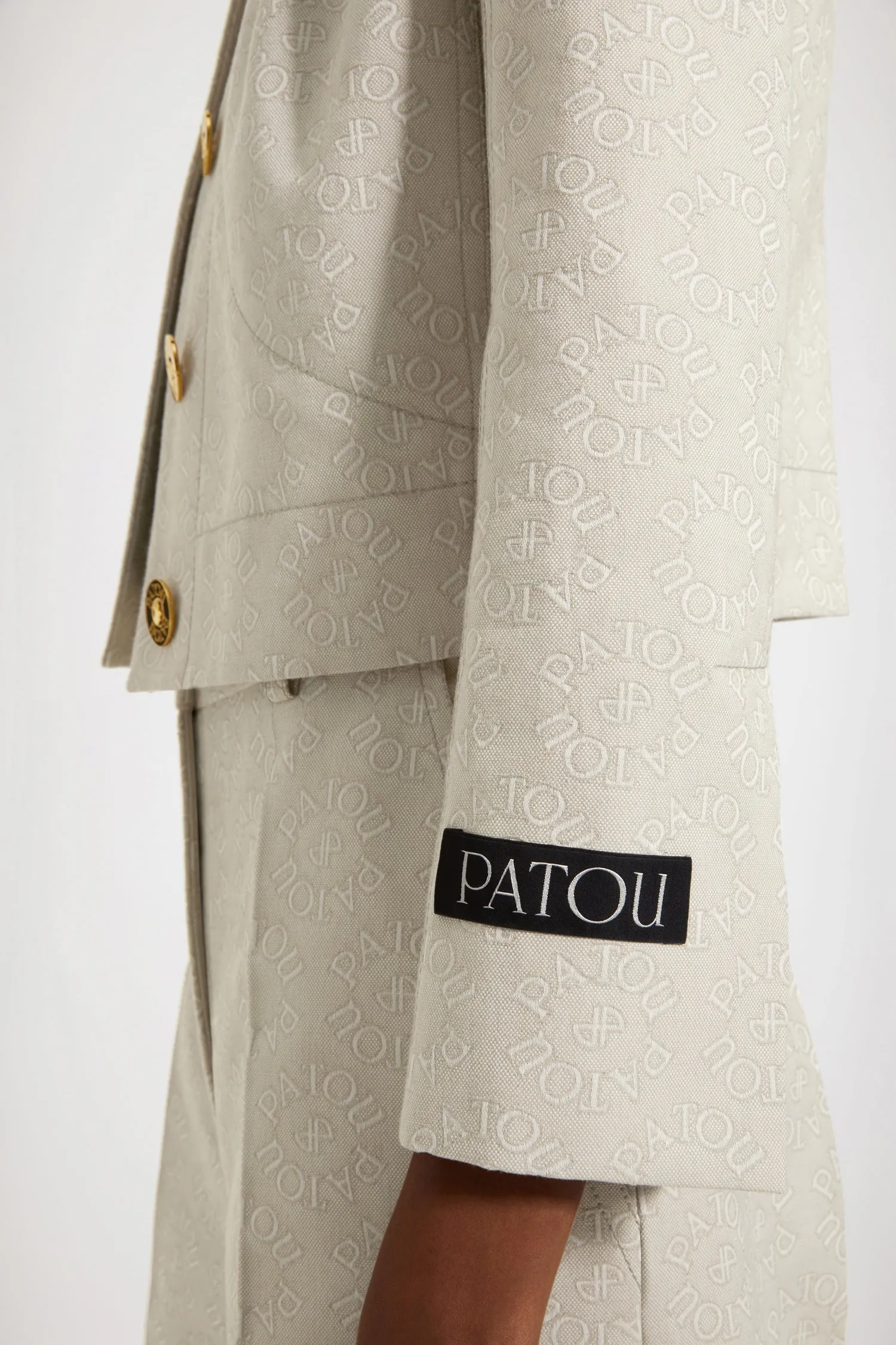 Short tailored jacket in organic cotton jacquard